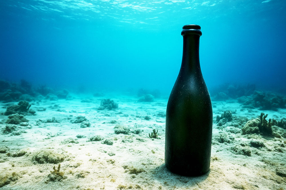 Botella recuperada por Teddy Tucker del naufragio de la L’Herminie